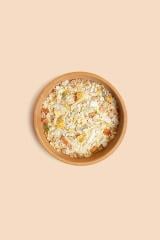 Mélange de céréales, de légumes et de flocons de noix de coco